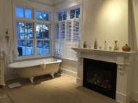 master bathroom tub clean